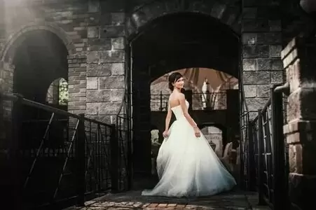Стены замка- лучшее место для Вашей свадебной истории....