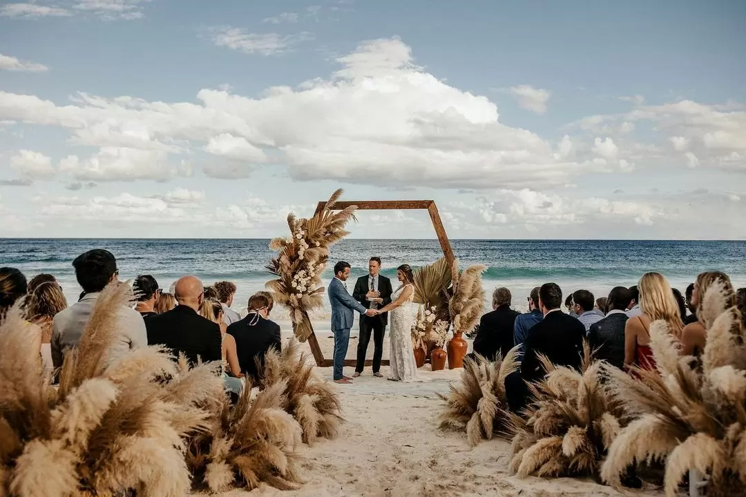 Фото свадьбы в стиле бохо на пляже - Eventforme