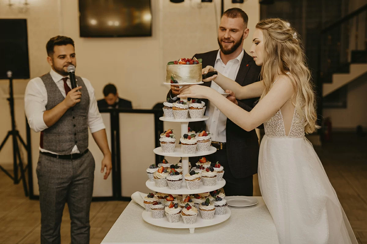 необычный-свадебный-торт.jpg