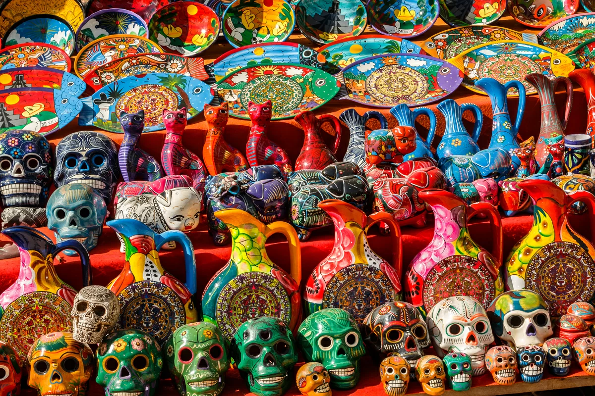 ceramic-souvenirs-local-mexican-market.jpg