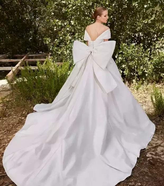 Свадебные платья с открытой спиной