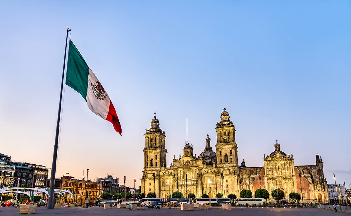 площадь-конституции-мехико.jpg