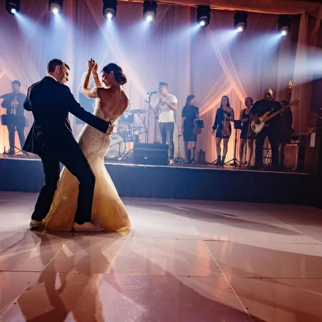 Лучшие свадебные песни 2021: готовый плейлист для вашей свадьбы