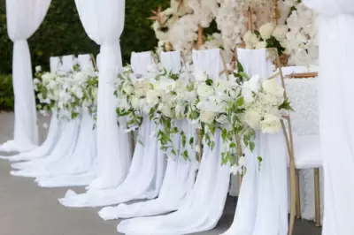 Как скрыть недостатки на свадебной площадке с помощью декора
