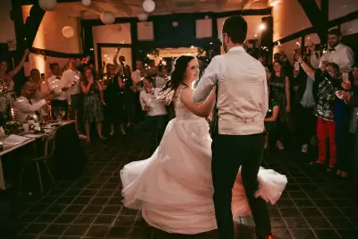 Лучшие свадебные песни 2021: готовый плейлист для вашей свадьбы