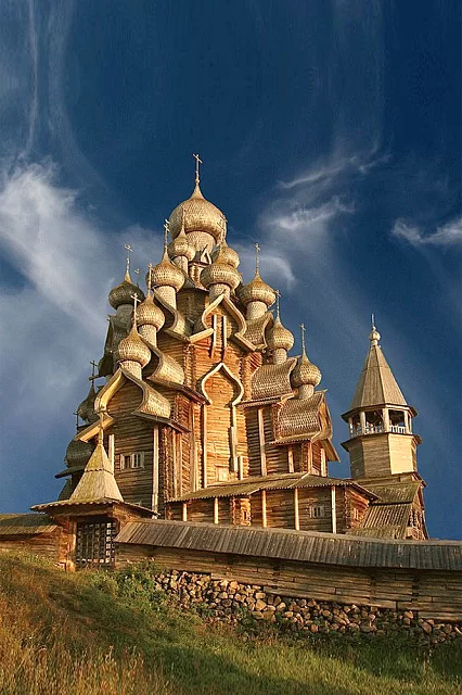 Медовый месяц в России: ТОП-10 маршрутов свадебного путешествия для тех, кто хочет прикоснуться к истории