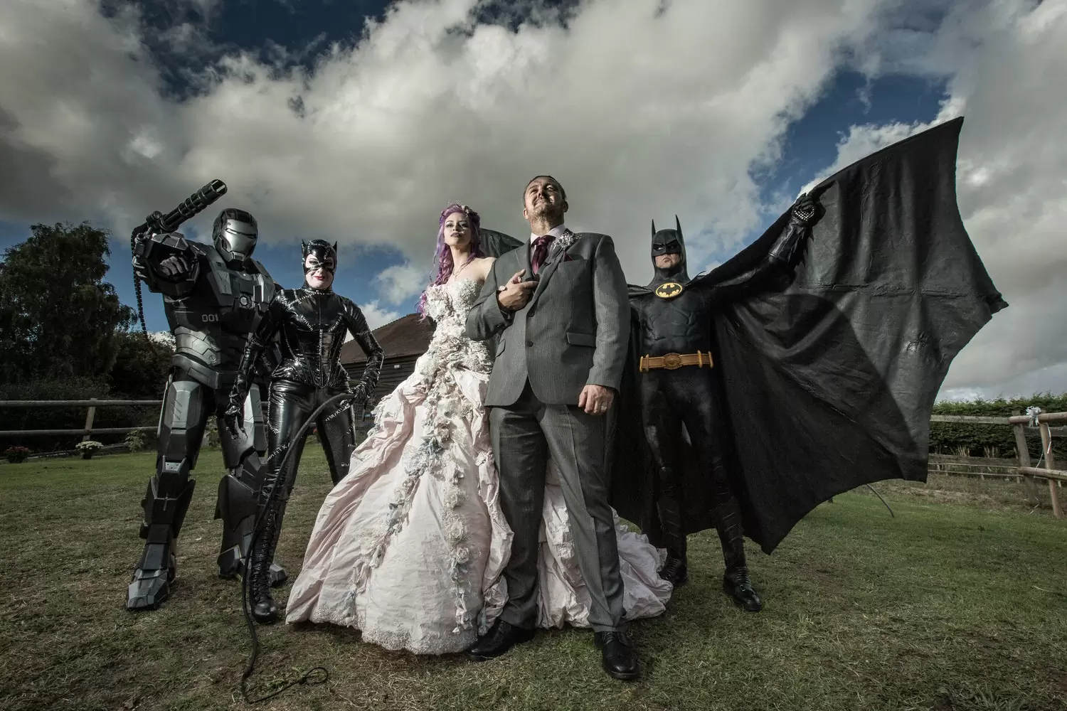 Фото. Свадьба. Друзья жениха в костюмах супергероев
